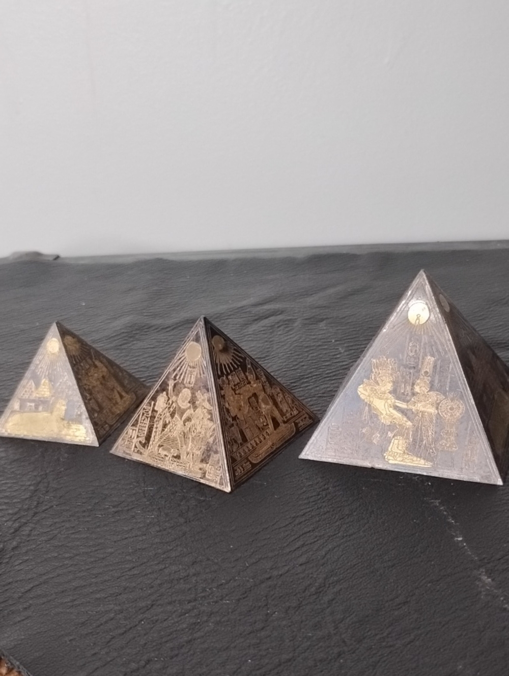 Vintage Black and Gold Pyramid Accent Set